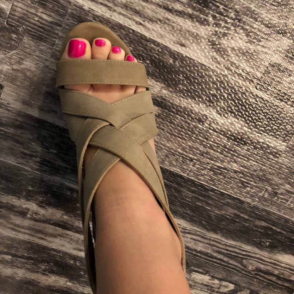 Nude wedges